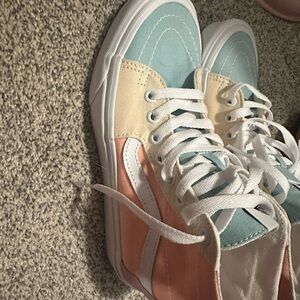 BRAND NEW woman’s size 7.5 vans